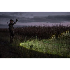 Lampe Torche Chasse 100 Lumens Zoom Noir -Pêche Matériel Magasin lampe torche chasse 100 lumens zoom noir 2